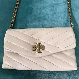Tory Burch Kira Chevron Quilted
Leather Wallet on Chain